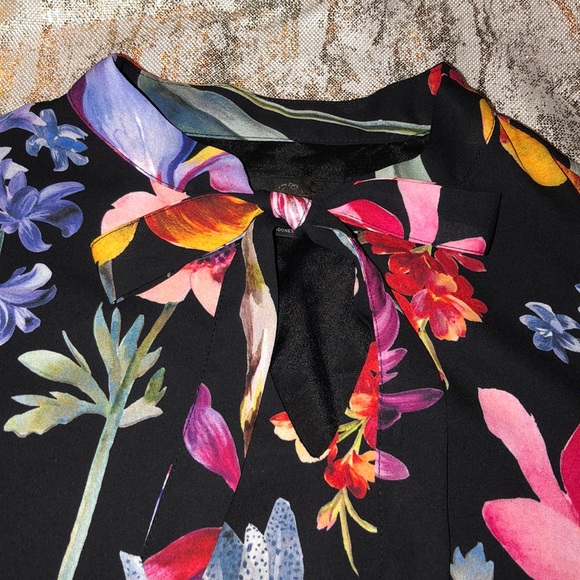 Tie-neck midi dress in midnight Dutch floral - Picture 3 of 8